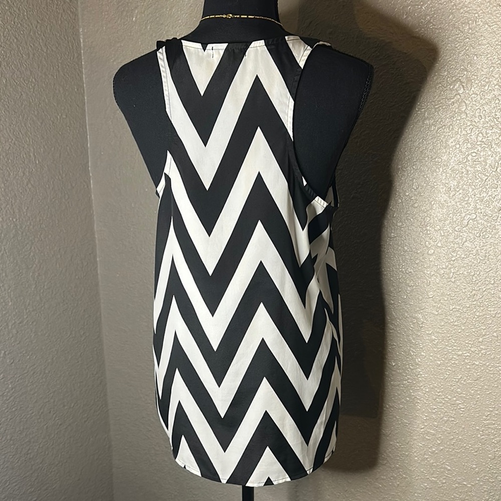 EVERLY Black and White Chevron Women's Top - Picture 4 of 5
